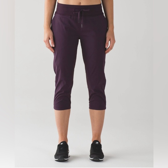 NWT Lululemon Dance Studio Crop II Black Cherry Size 4 - Picture 1 of 12